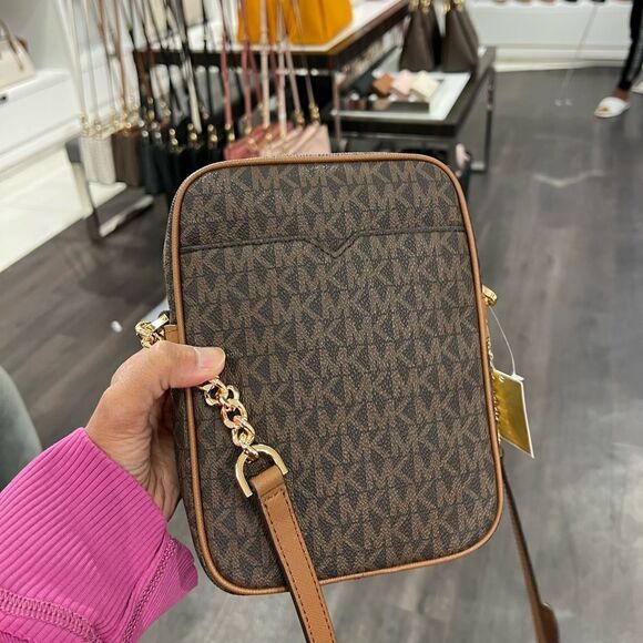 MICHAEL KORS Travel Medium Logo Crossbody Messenger Shoulder Handbag Signature - Picture 2 of 13